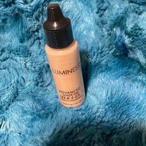 Luminess- Advanced Silk 4 in 1 Airbrush foundation - shade 040